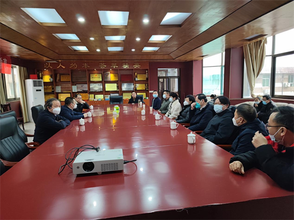 市人大常委會(huì)副主任孫勁濤到誠(chéng)志永豐藥業(yè)走訪(fǎng)市人大代表解芳華
